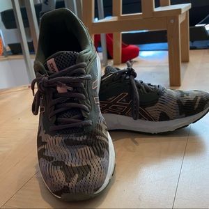 ASICS camo Gel Pulse 11